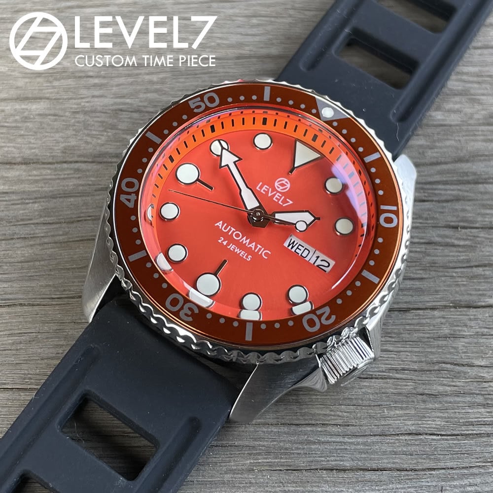 NH35、腕時計，カスタム 、赤サブ‼️ SEIKO NH35搭載 MOD カスタム