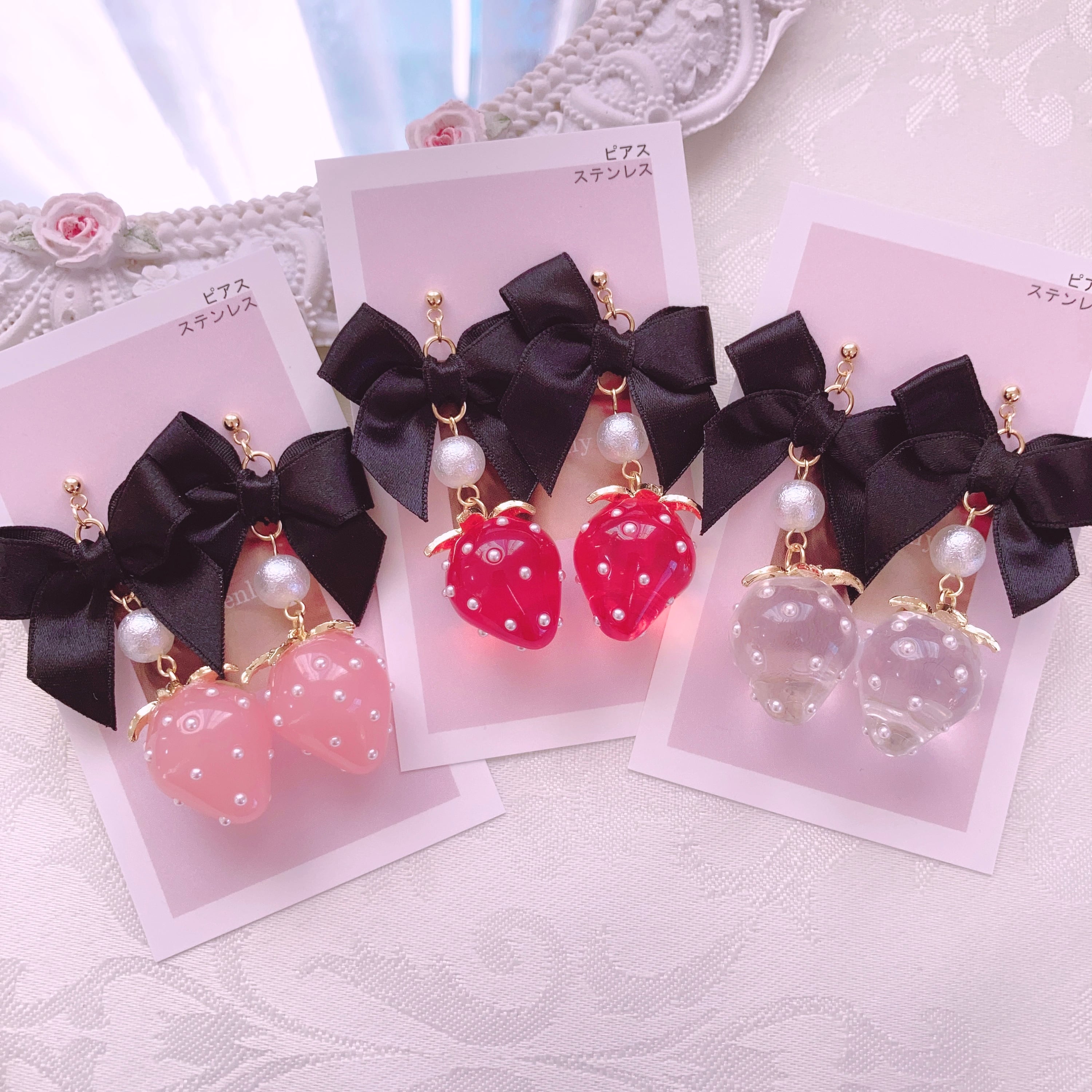 大粒いちごのピアス/イヤリング ブラックリボン | Heavenly(ヘブンリー