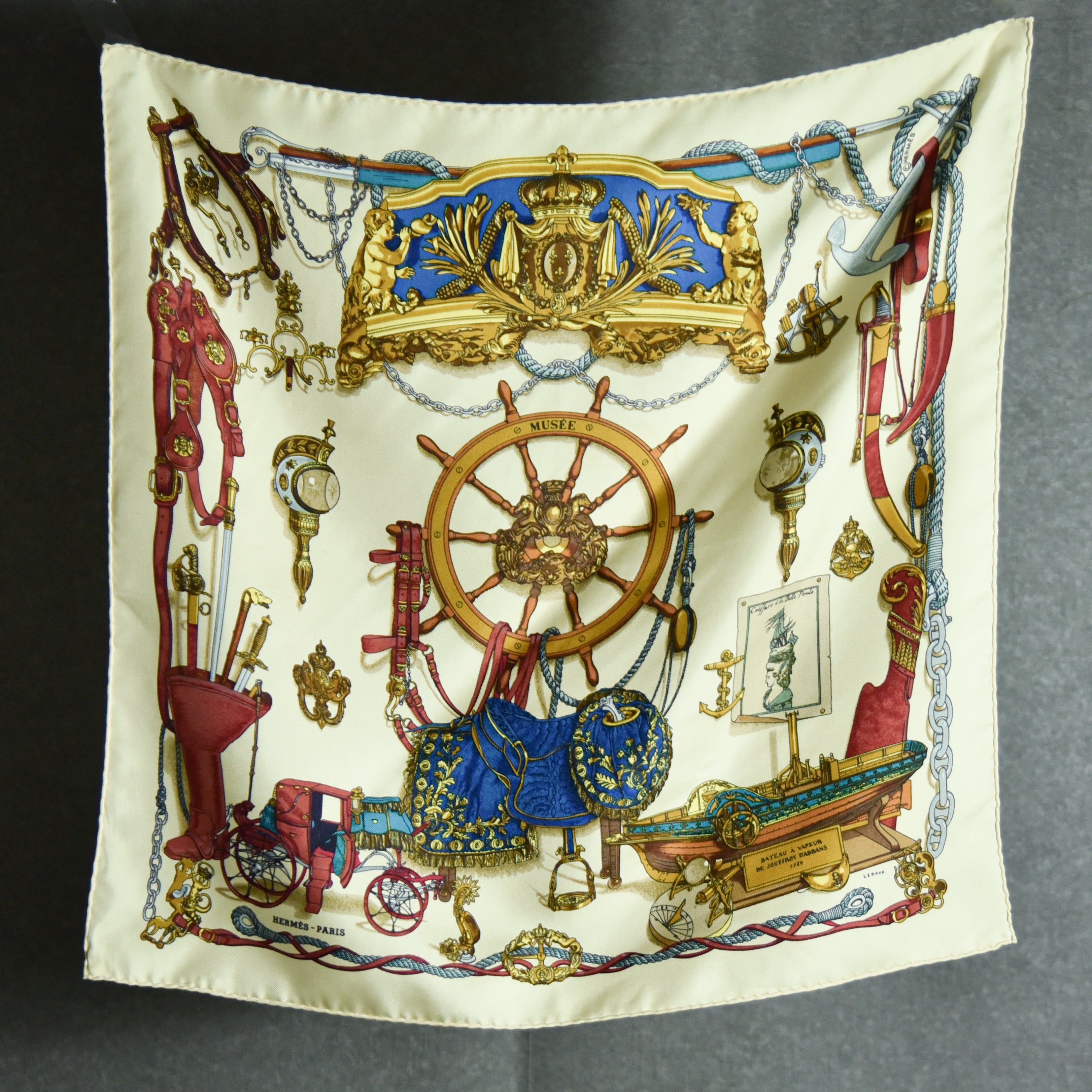 HERMÈS シルクスカーフ 舵と船のデザイン