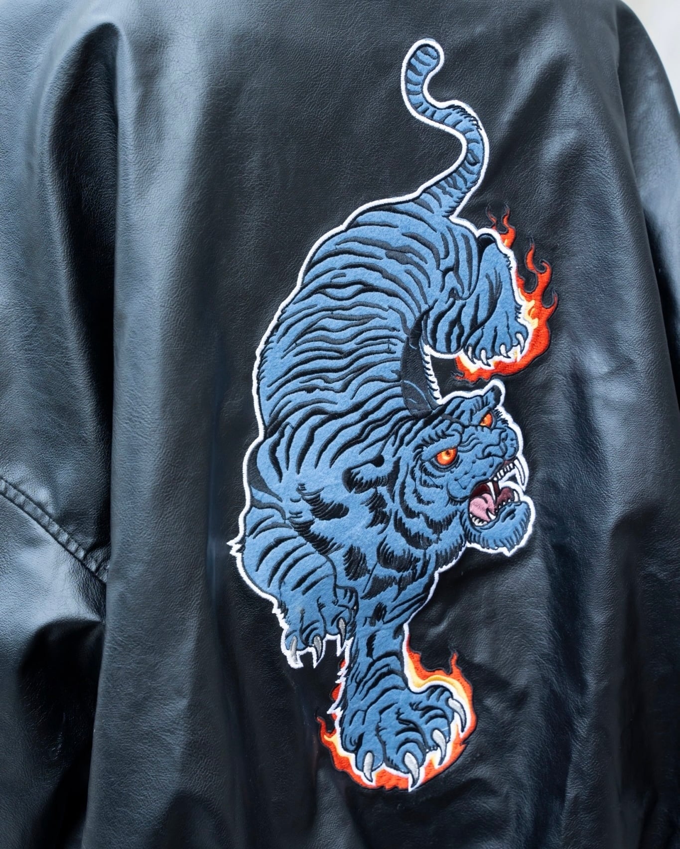 Tiger Leather jacket | チュウカタベタイ