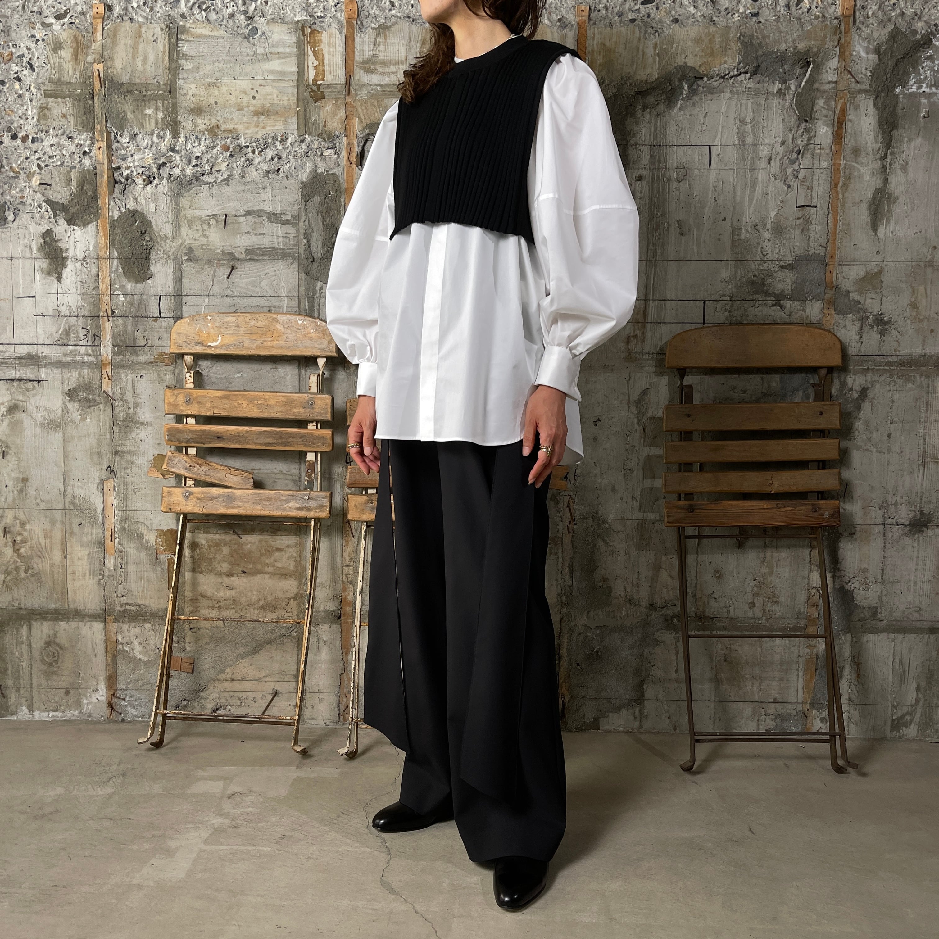 HYKE【ハイク】WIDE RIBBED CROPPED VEST ( 11338 / BLACK ) | glamour