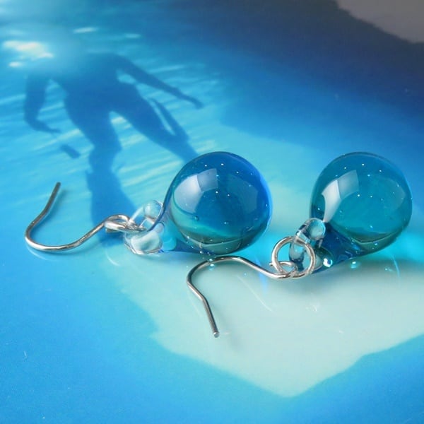 鳥取ブル－ガラスピアス | deepgreen