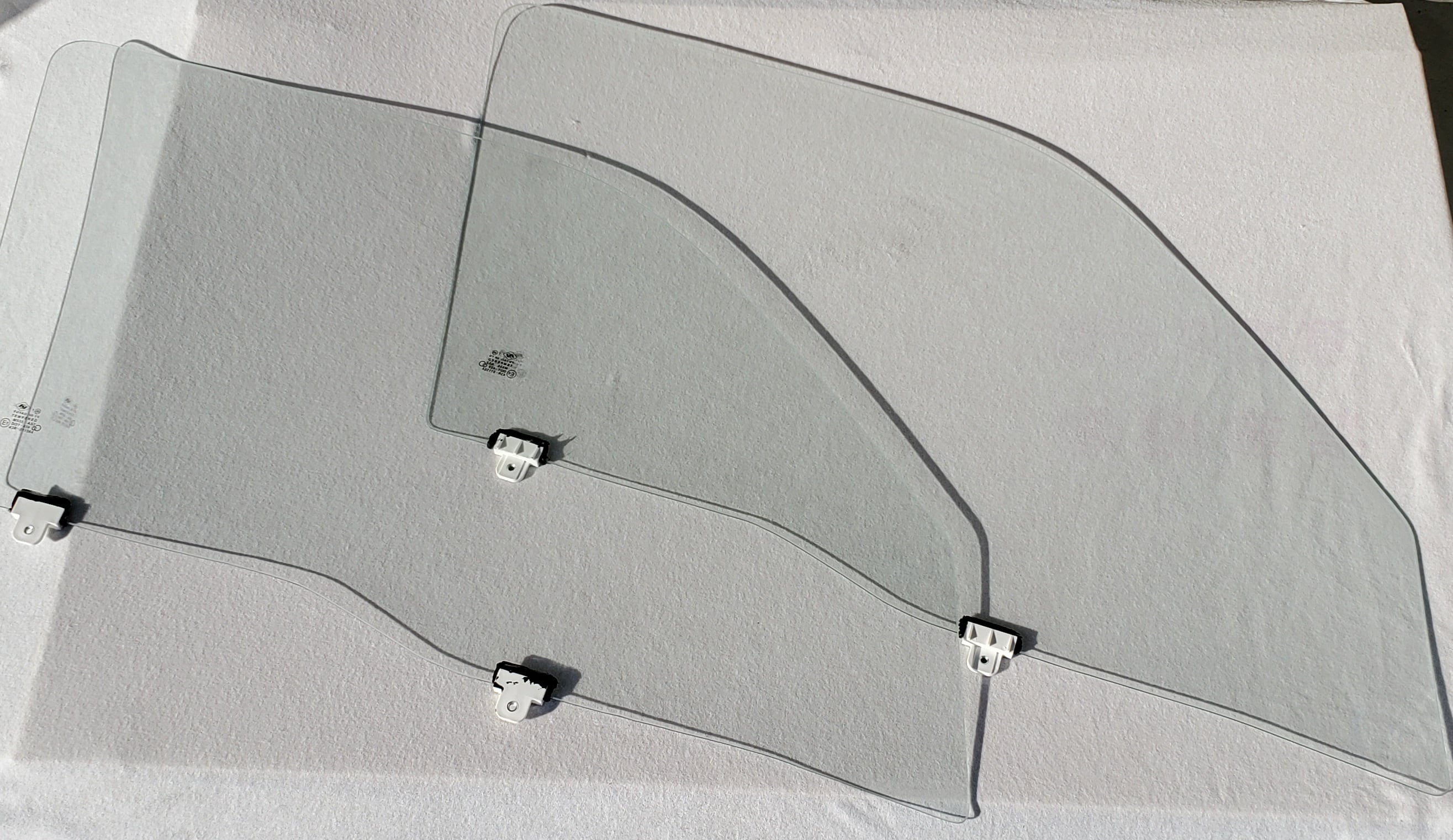 ハイエース・レジアスエース 200系用クリアガラス 『ピュアガラス90