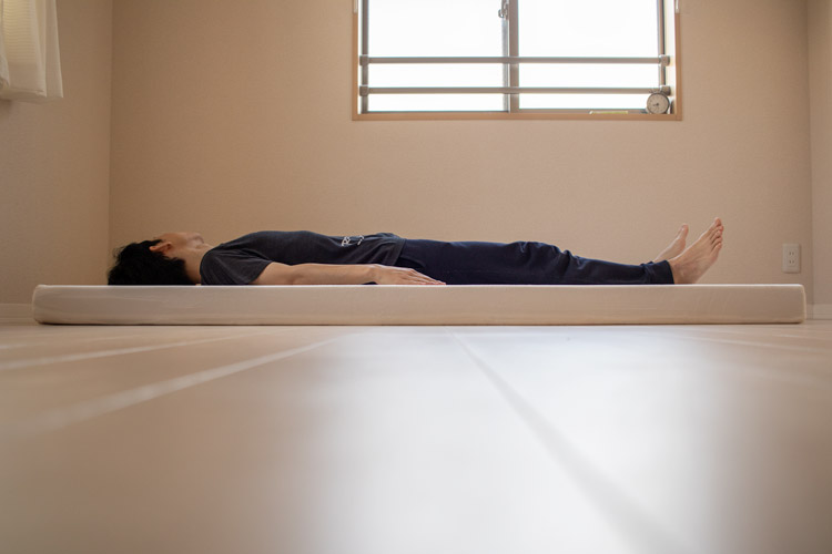 体験レビュー】専門家が検証！モットンの寝心地と特徴を徹底解説 | 椚