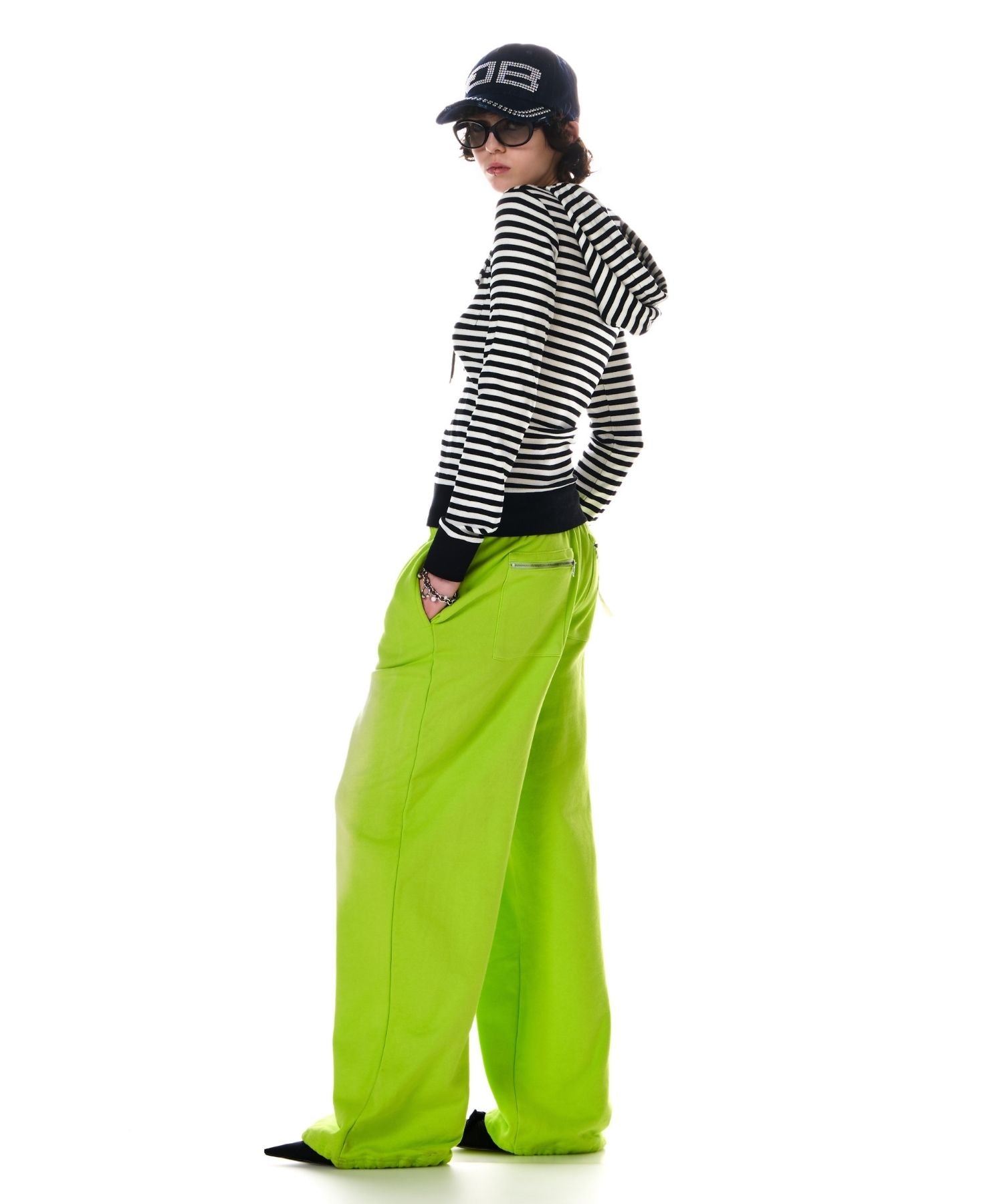 EMBROIDERY LOOSE SWEAT PANTS – BEEDEN