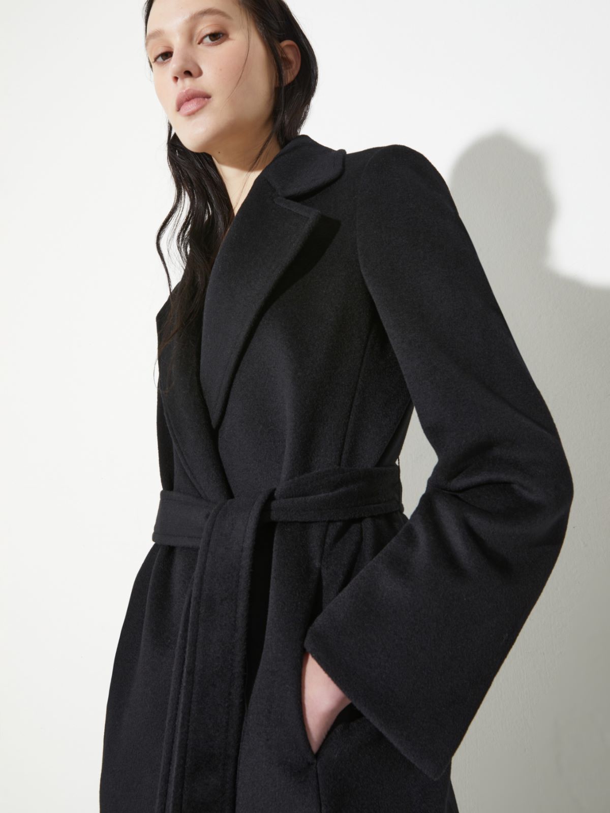 ロングラン] ピュア ウール ベルテッド ロング コート, black | MAX&Co.