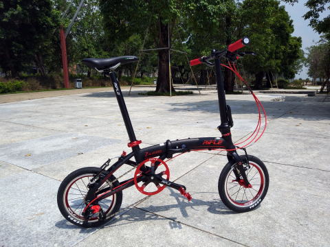 実測8.2kgで超軽量な折りたたみ自転車 RiFle Z4-2000のレビュー