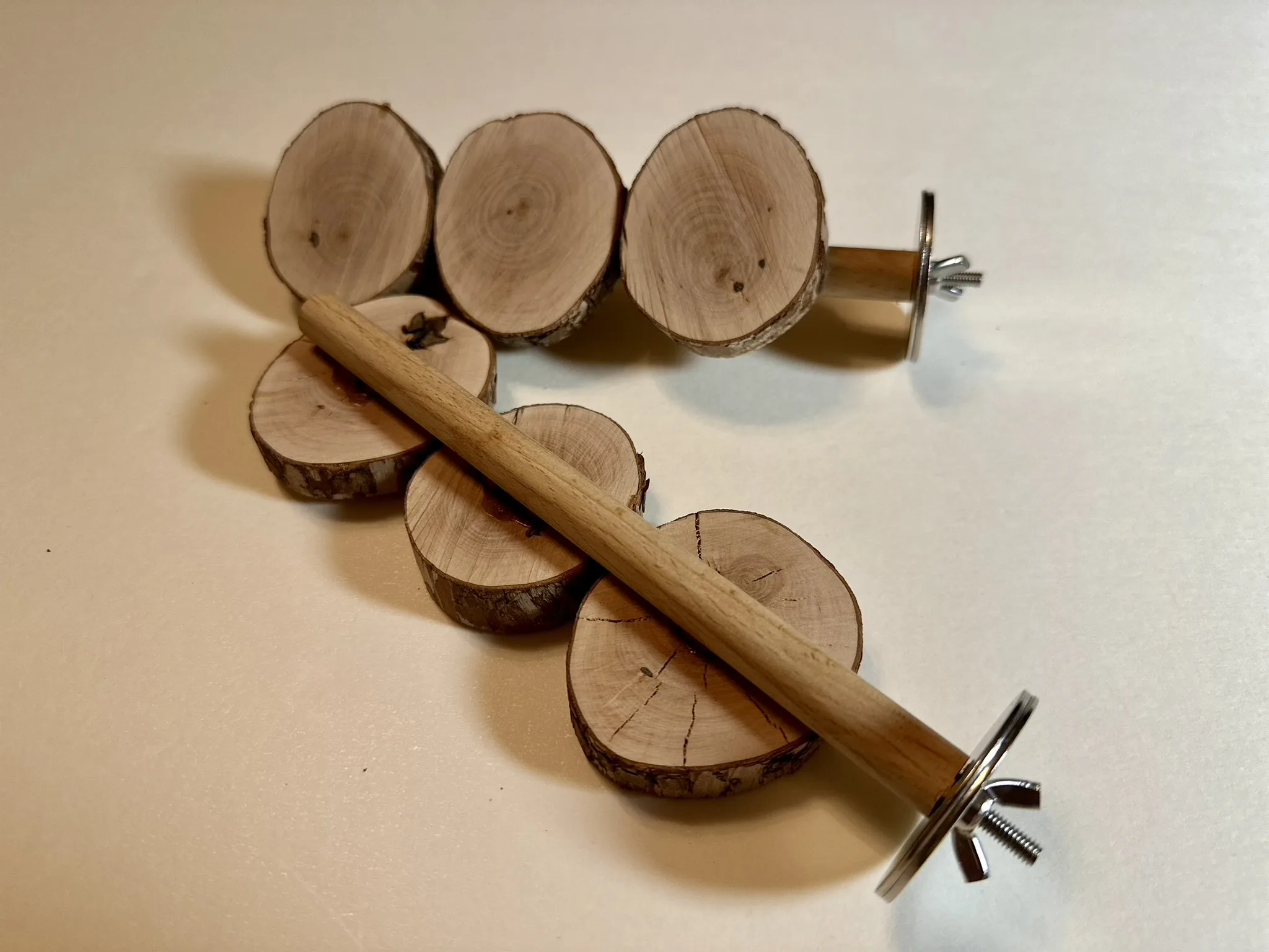 平らな止まり木（プラットフォーム型）とは？鳥の足にやさしい理由を解