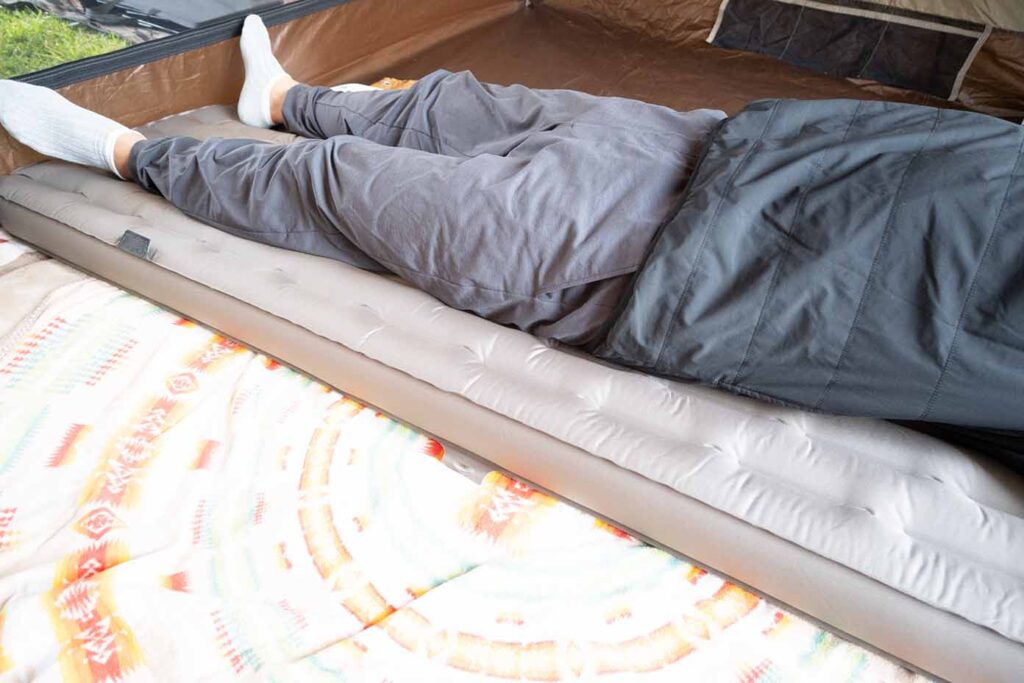使ってみた！】スノーピーク「コンパクトスリムマット」で睡眠の質が爆
