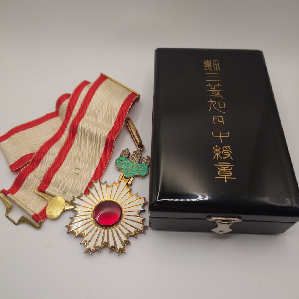 勲三等旭日中綬章 | 株式会社ボナパルト