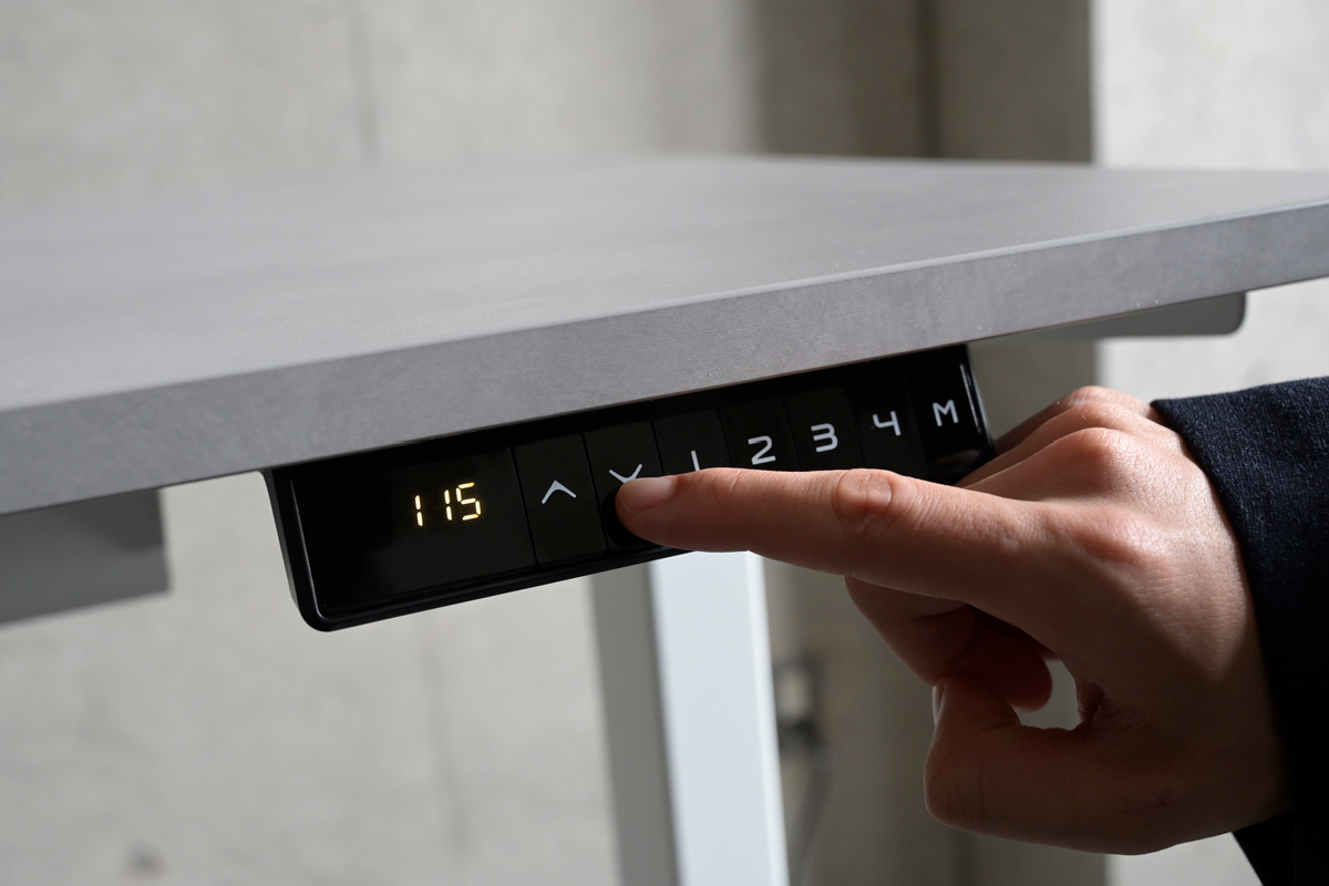 商品情報_電動昇降デスク／スタンダードモデル（コンセント付き厚型天