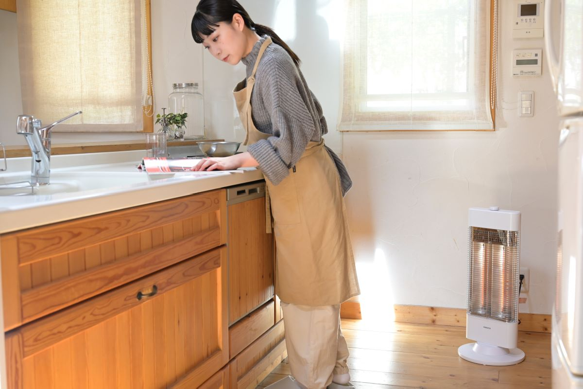 商品情報_カーボンヒーター（900/450W) | 山善の商品情報サイト