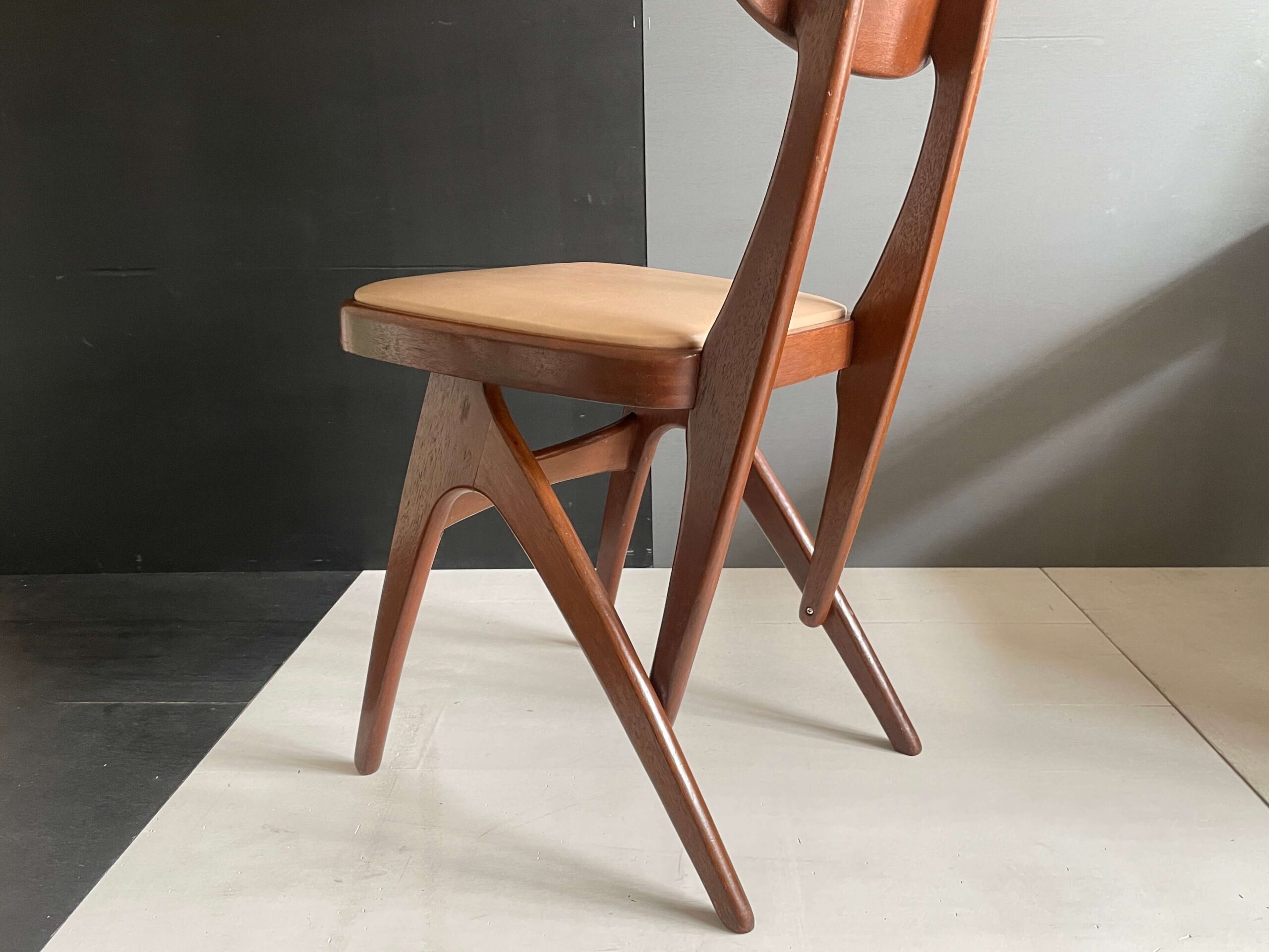 No.9809「ヴィンテージデルタチェア：マルニ木工」SOLD | ボルトナット