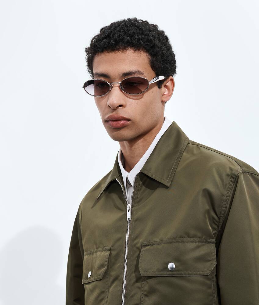 サーディン オーバル サングラス で シルバー/グレー | ボッテガ