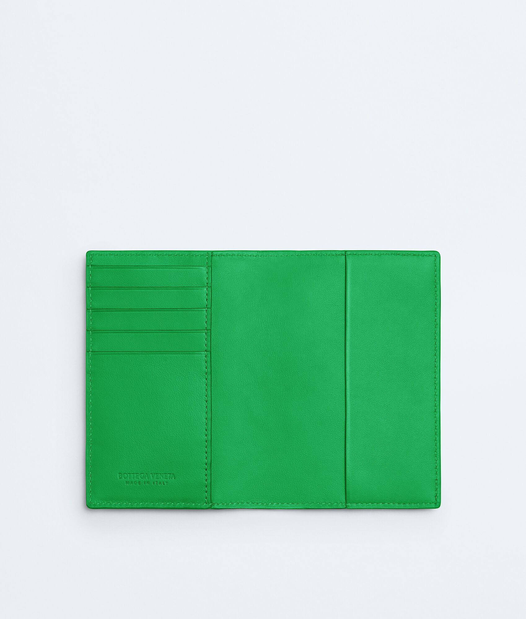 Men's Intrecciato Passport Case in Black grass | Bottega Veneta US