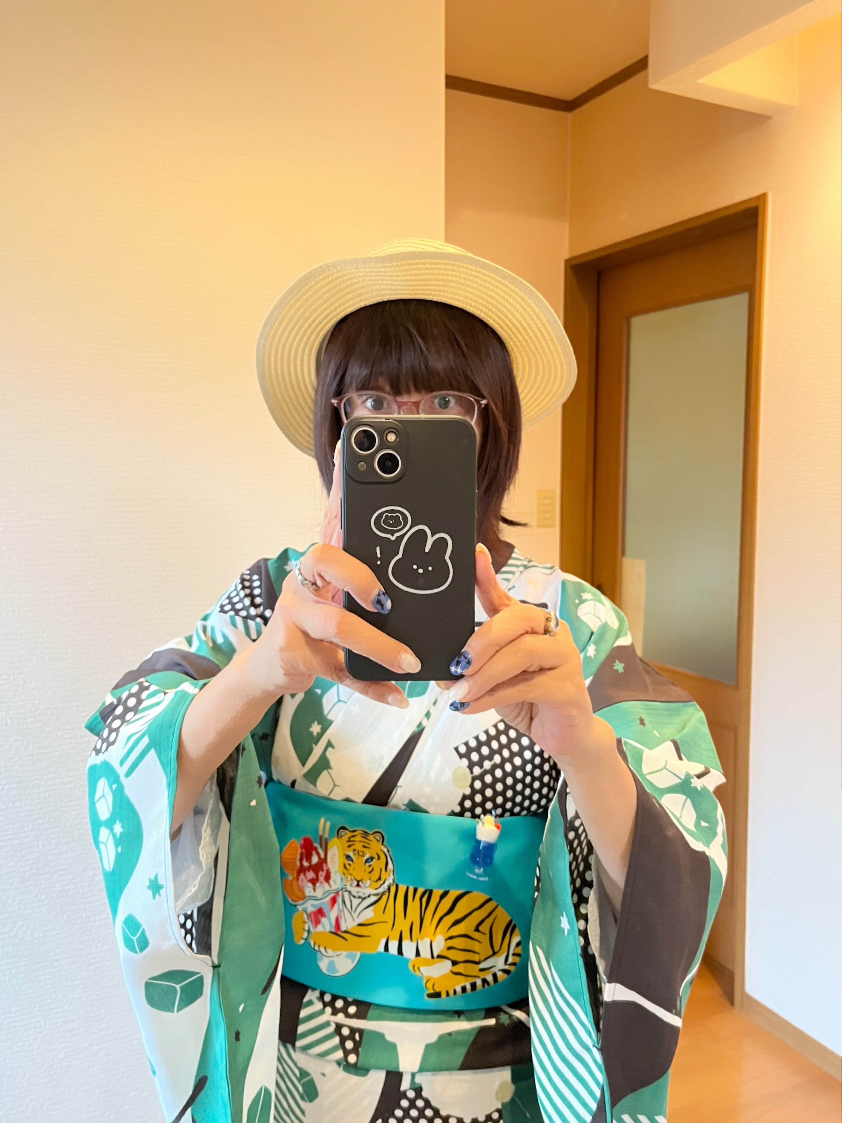 クリームソーダ柄浴衣にパフェタイガーの半幅帯でレトロカフェへ