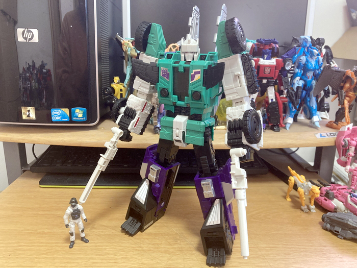 驚異の6段変形リターンズ！『シックスショット（タイタンズリターン