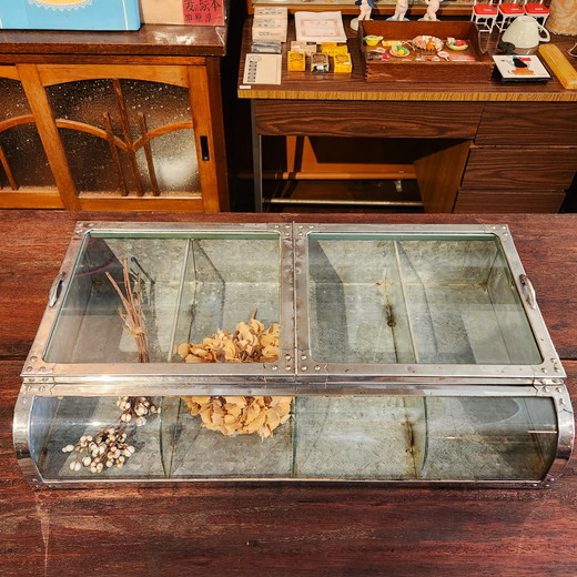 昭和レトロ 駄菓子屋のブリキ製ガラスショーケース（Rガラス) - [Sold