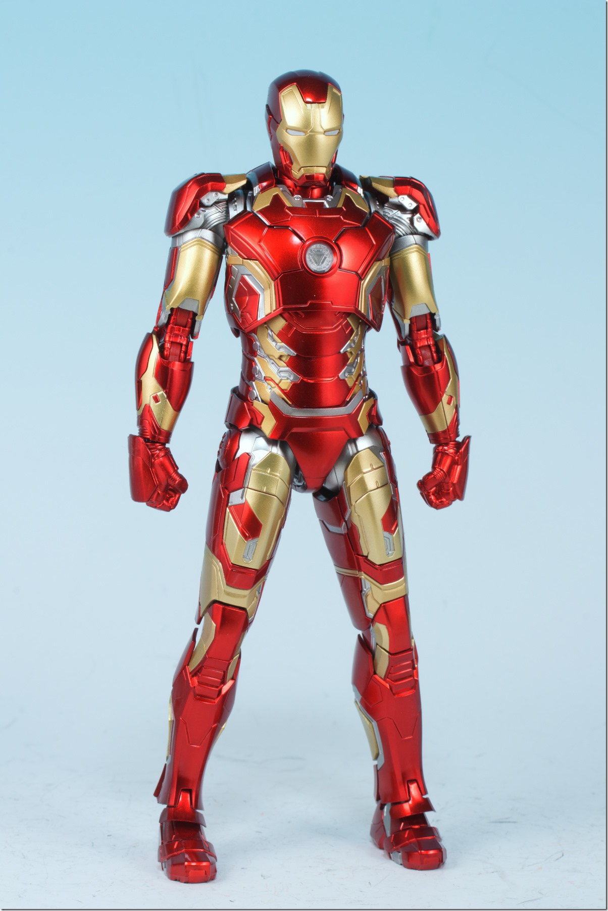 THREEZERO インフィニティ サーガ 1/12スケール DLX アイアンマン