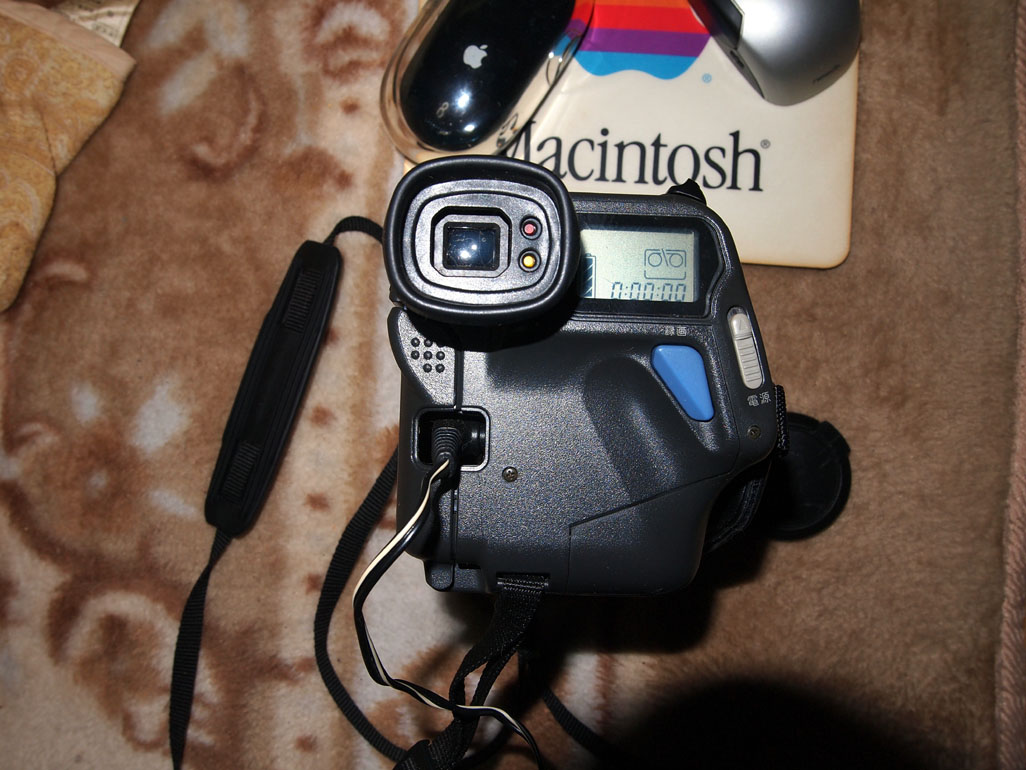 SANYO 8mmVIDEO CAMERA Point Shooter VM-PS102 | 電気的懐古趣味