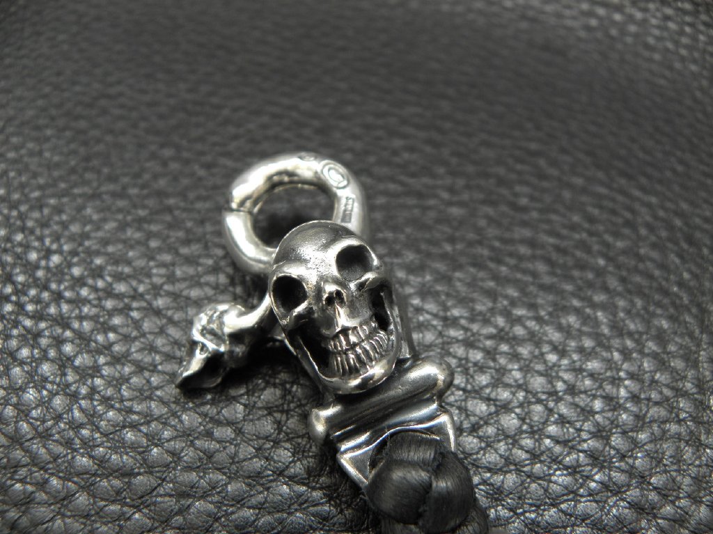 ガボラトリーのクリップ, スカル オン クリップ ウイズ シングル