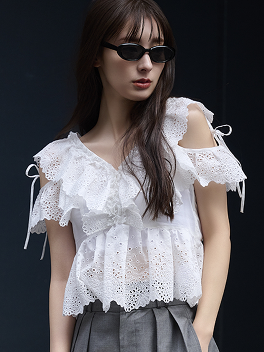 新作！カットワークフリルペプラムブラウス | FRAY I.D | ショップ