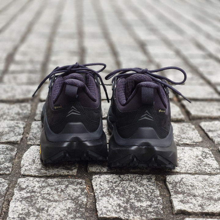 好日山荘 横浜西口店 : 長距離歩行が苦にならない安定感 HOKA ONEONE