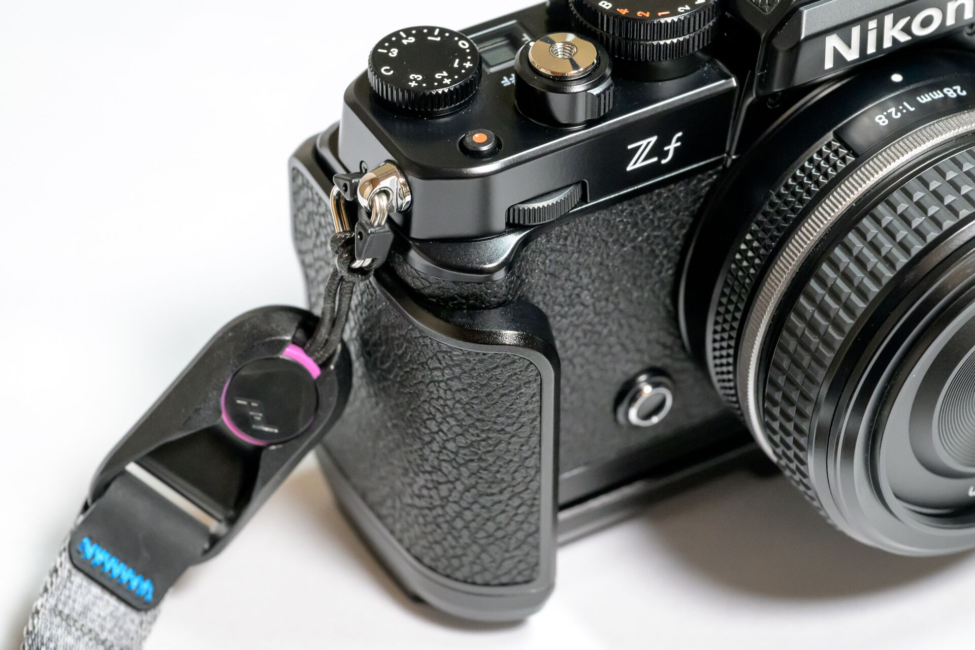 初心に反しNikon Zfにエクステンション・グリップをつけてしまう – 酔