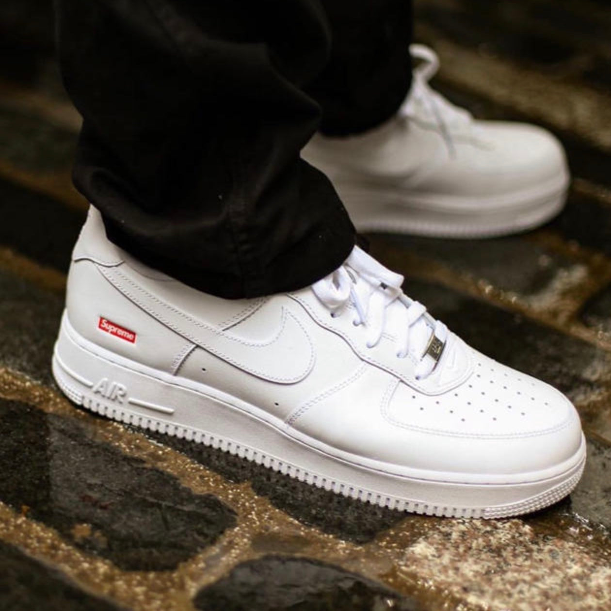 シュプリーム×ナイキ エアフォース1 ロー SUPREME × NIKE AIR FORCE 1