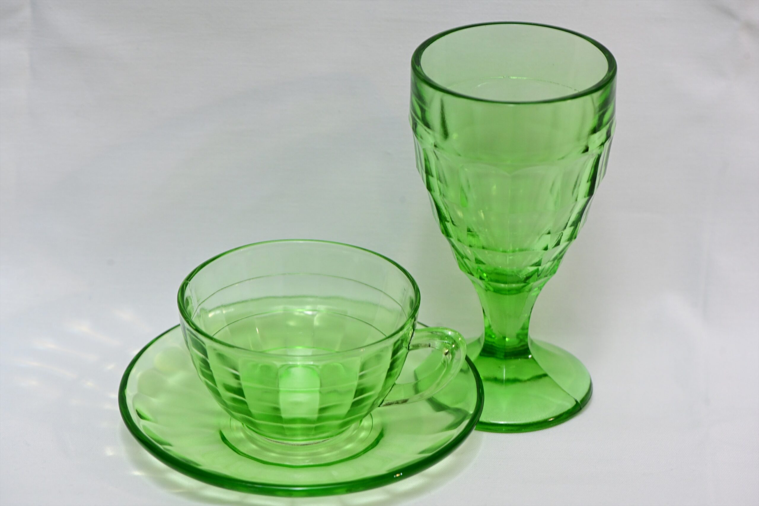 魅惑のウランガラスの世界 | 銀の備忘録