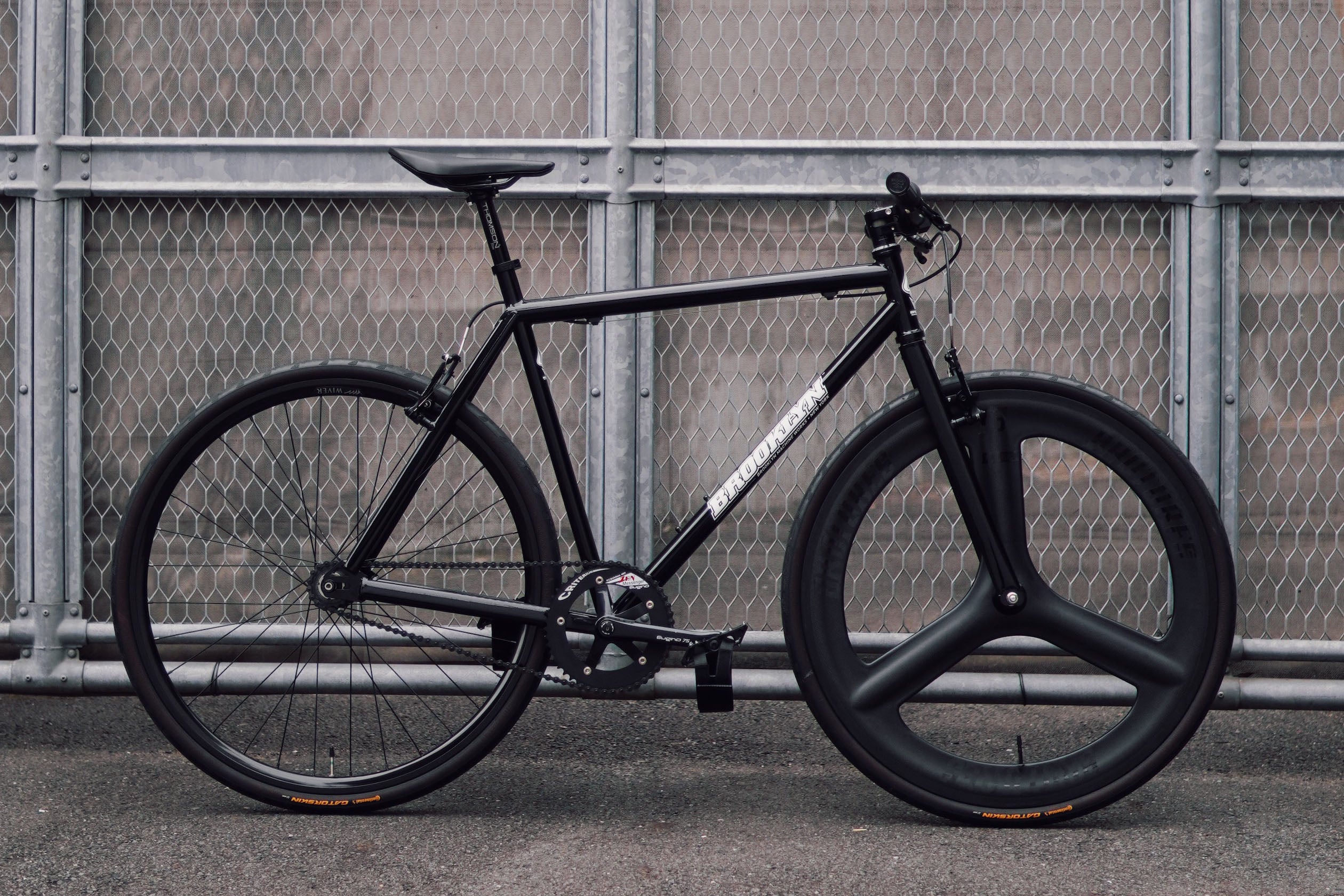 ドンピシャ」の一台。BMW / GANGSTA | ブローチャーズ - BROTURES