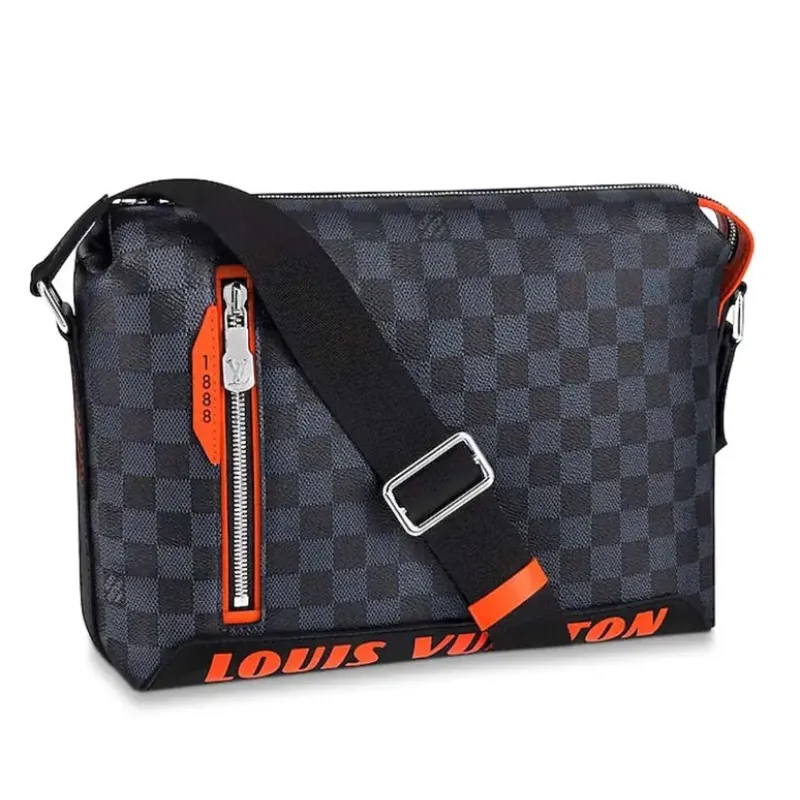 ルイヴィトン ディスカバリーメッセンジャーPM ショルダーバッグ