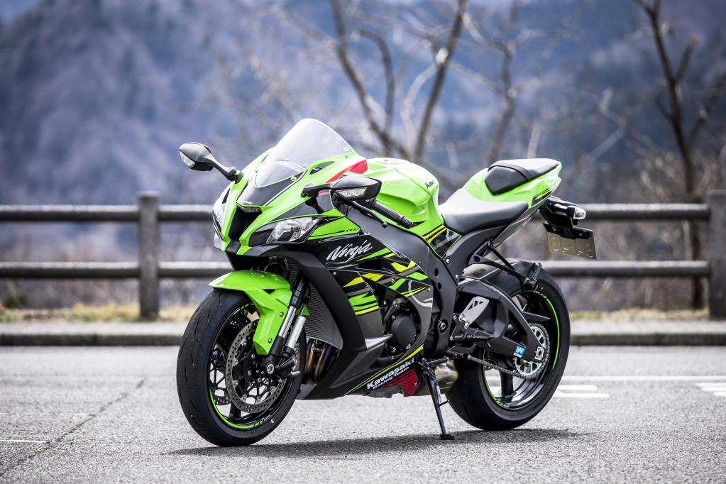 実走燃費15.1km/L】その加速、放たれた矢の如く。 カワサキZX-10Rの