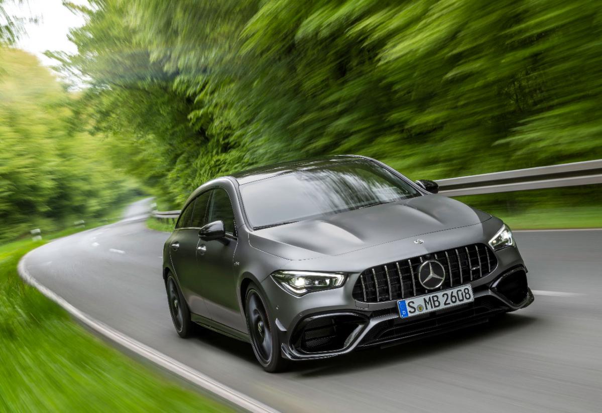 メルセデス・ベンツの新型CLAシューティングブレークにトップ