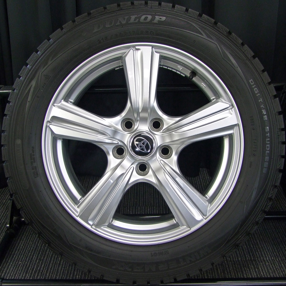 DUNLOP (ダンロップ) VIOLENTO (ヴィオレント) KS 17×7J(+47)PCD114.3