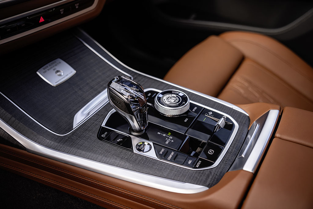 パワフルなラグジュアリーSAVに匠の技をプラス！「BMWアルピナXB7」の