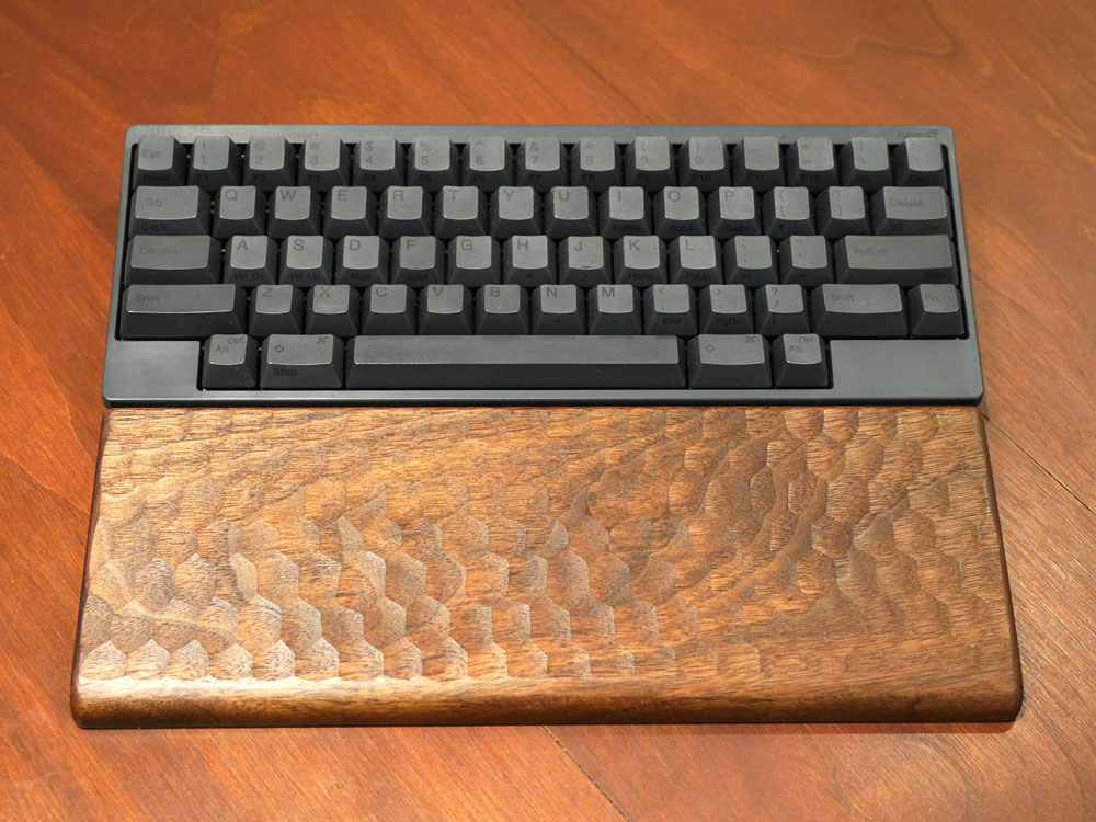 松葉製作所「HHKB専用 亀甲名栗 木製パームレスト＆キーボードルーフ