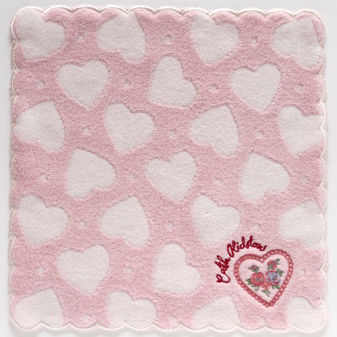 大判 タオルハンカチ（28cm）LACE HEARTS TILE | Cath Kidston 日本