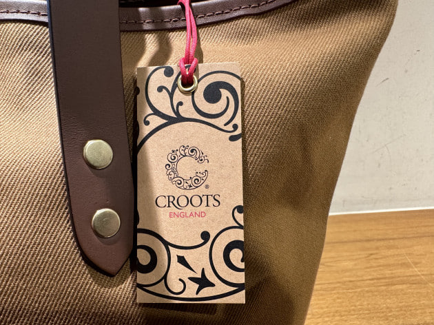CROOTS（クルーツ）＞ありそうでなかった英国製フラップトートバック