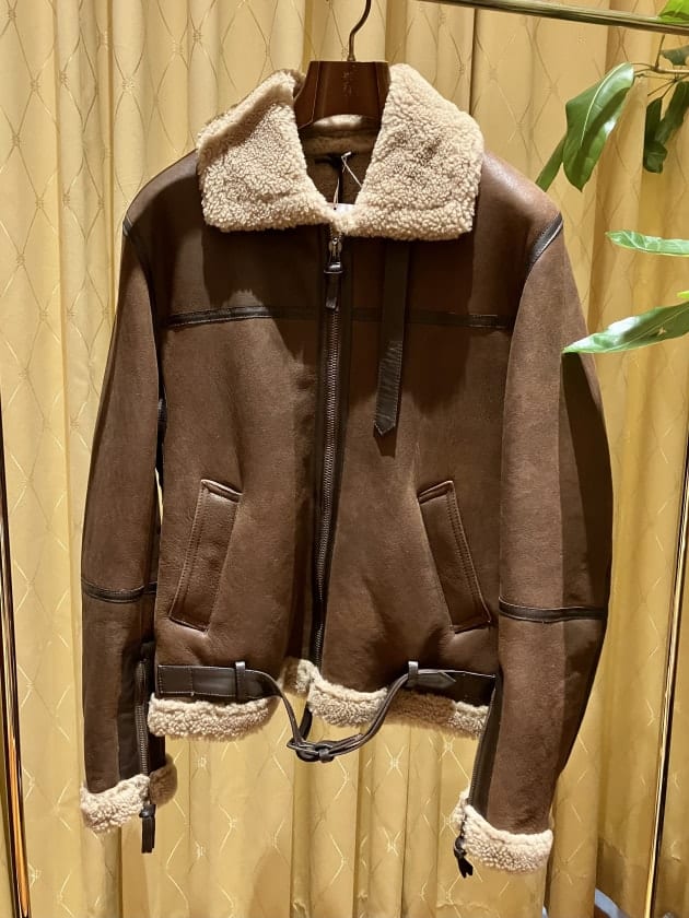 CINQUANTA〉スタッフ川口もオススメなムートンジャケットが今なら