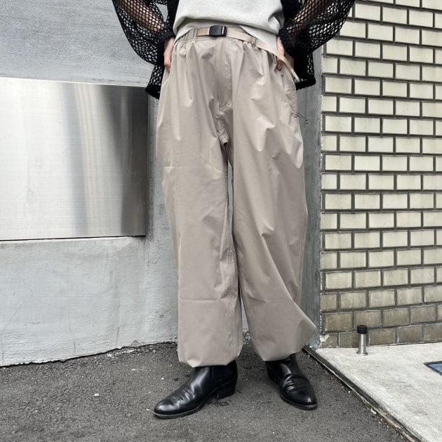 Gramicci〉別注！トレンド感も楽しめる新型イージーパンツ！｜ビームス