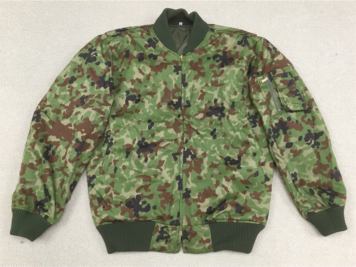 伝統のアイテム！【自衛隊装備品】陸上自衛隊リバーシブル迷彩