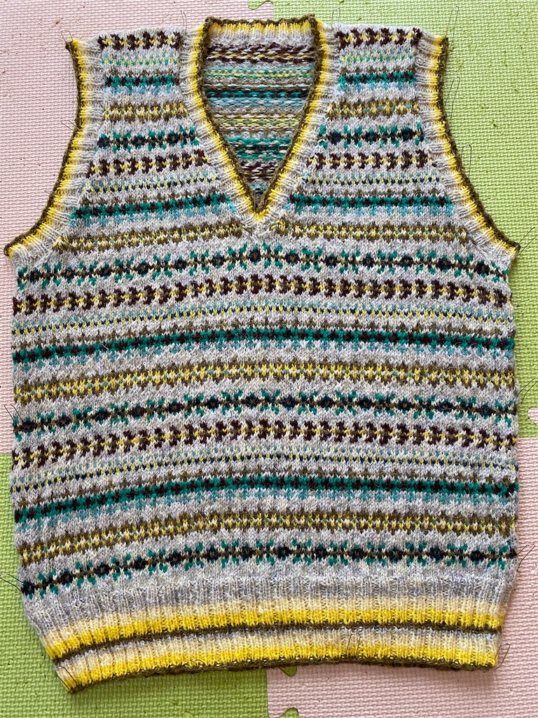 完成】『きょうの編みもの』より “フェアアイルベスト” by三國万里子