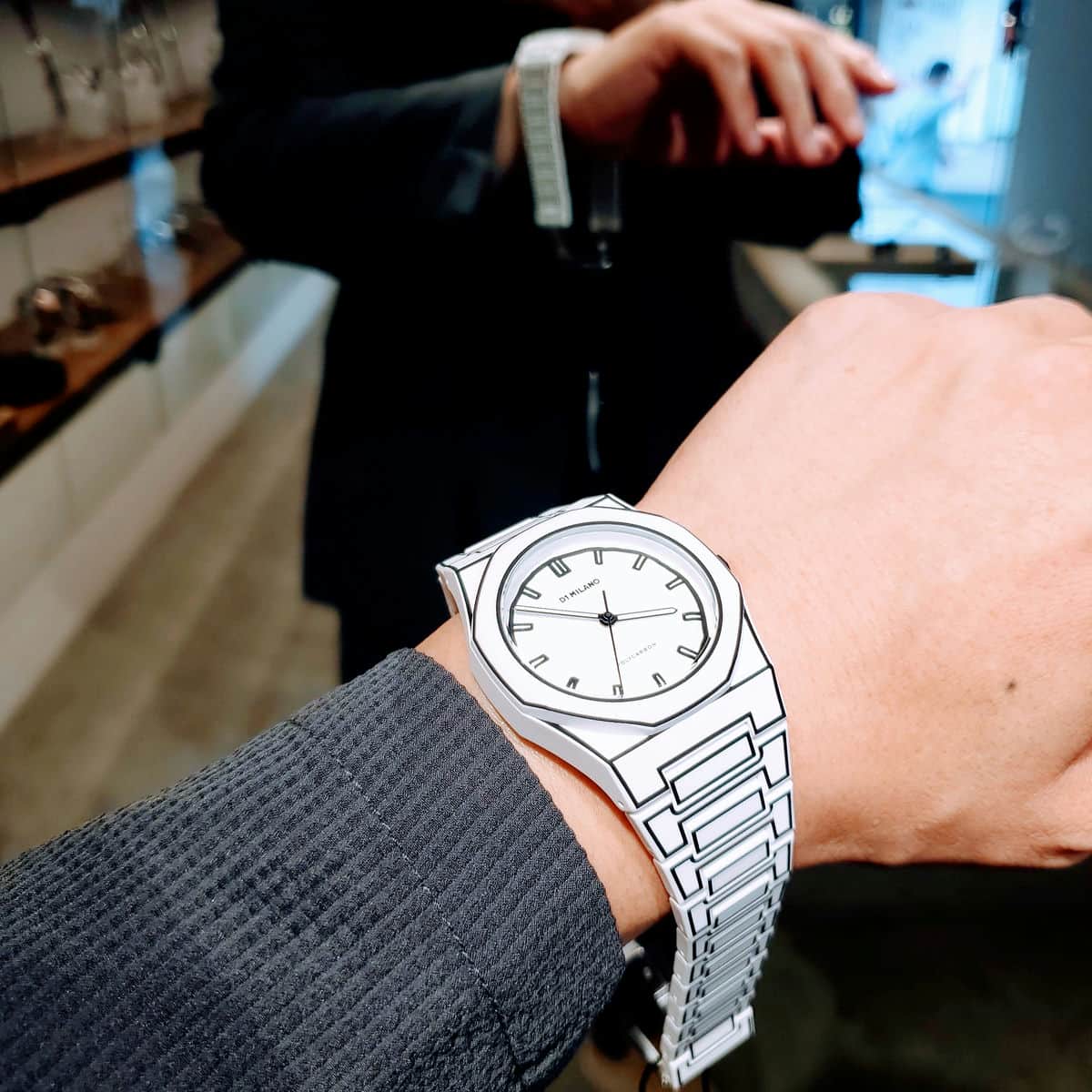 視覚で遊ぶハイセンス「D1 MILANO（ディーワンミラノ）ポリカーボン