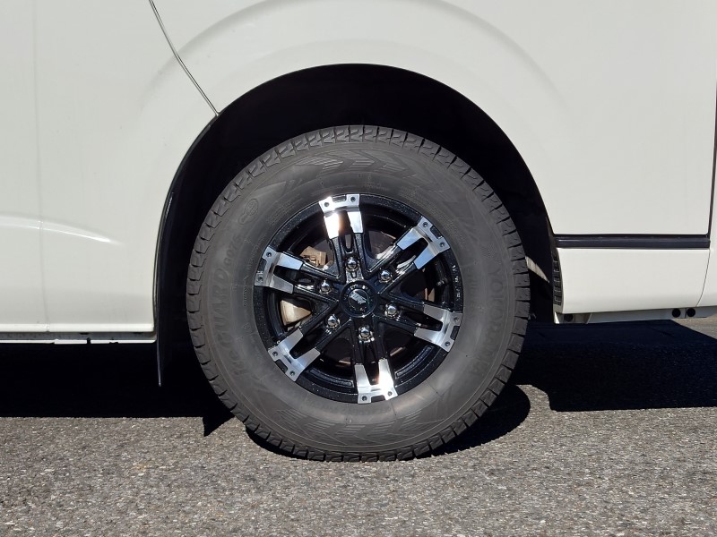 ハイエース キャンピングカー 今年も冬タイヤに交換する時期になりまし