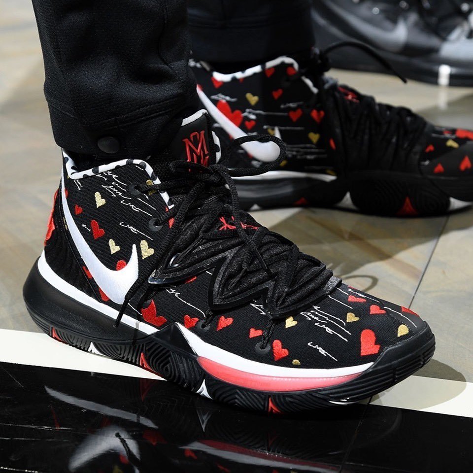 Nike Kyrie 5 Sneaker Room Mom カイリー5 スニーカールーム (Nike