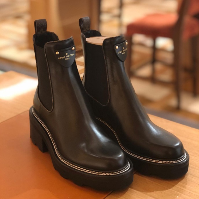 直営店☆Louis Vuitton☆秋冬アイテムを先取り♪アンクルブーツ (Louis