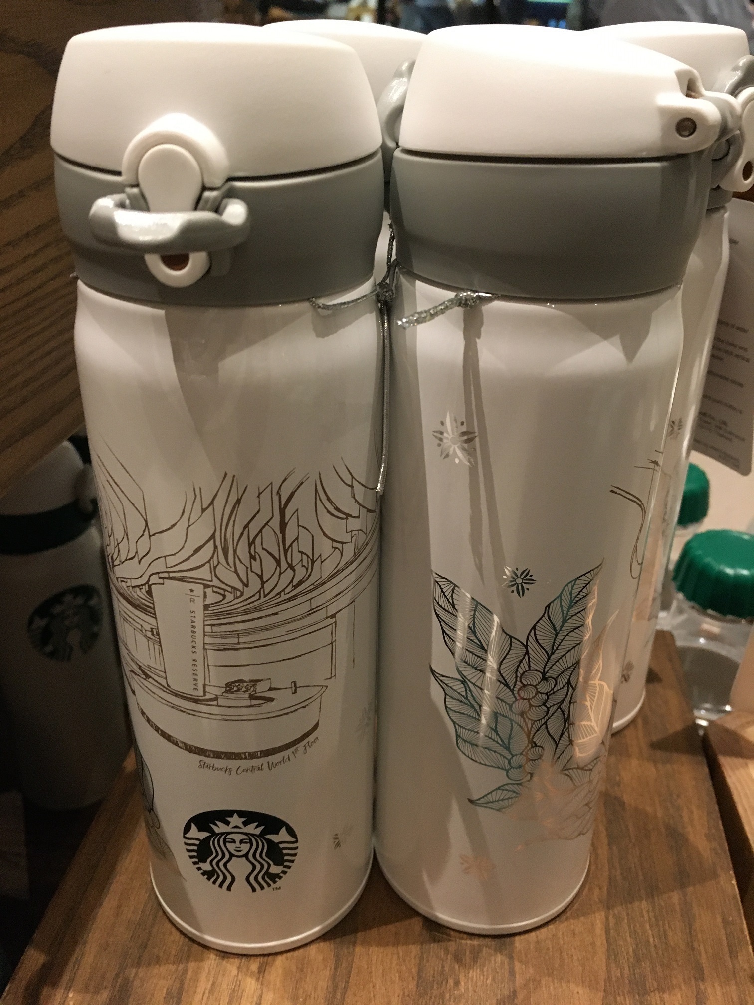 スタバリザーブ サーモス 水筒 タイ限定 ピクニック♪ (Starbucks