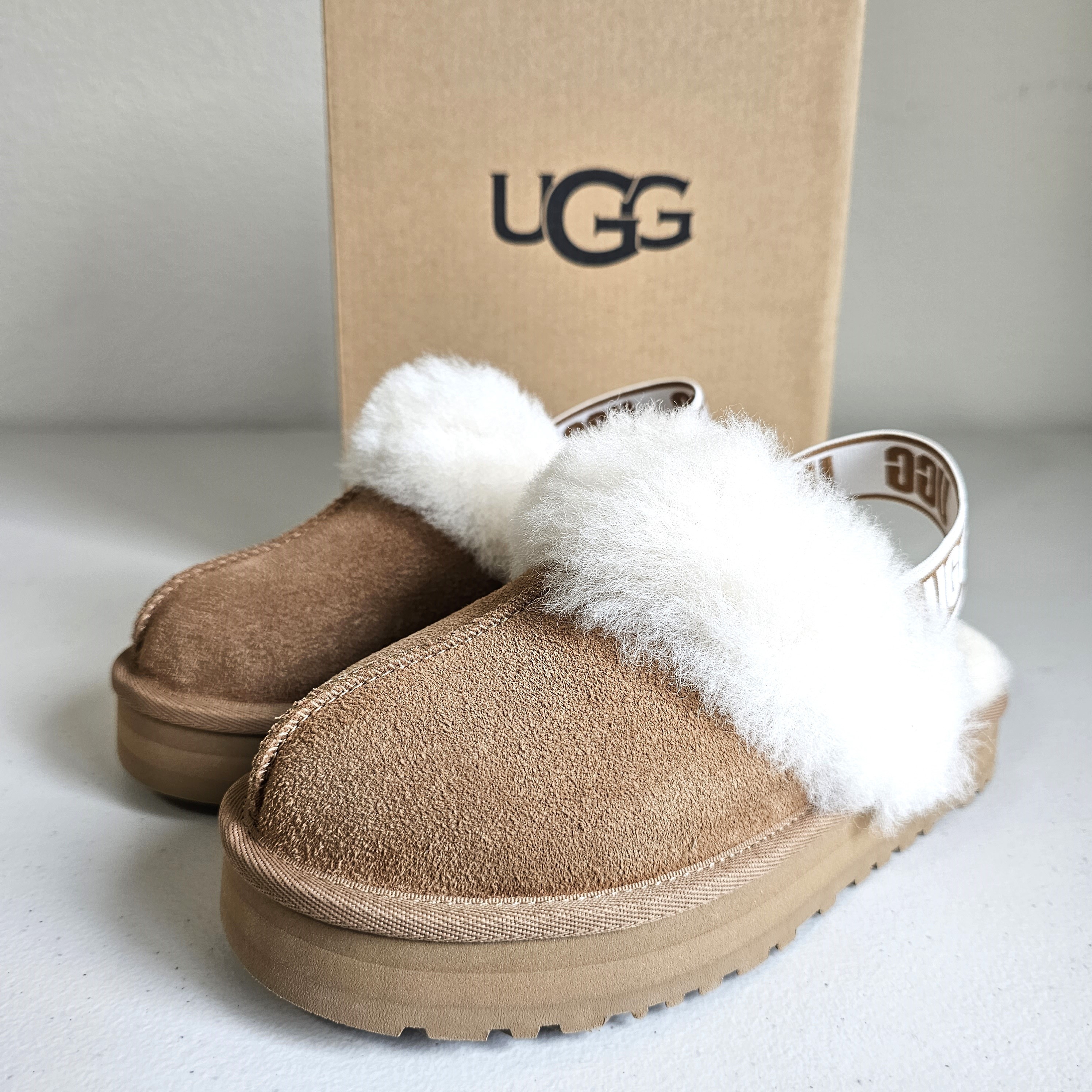 大人も履けちゃう♪ UGG☆ Funkette☆ロゴ ストラップ☆送料無料 (UGG