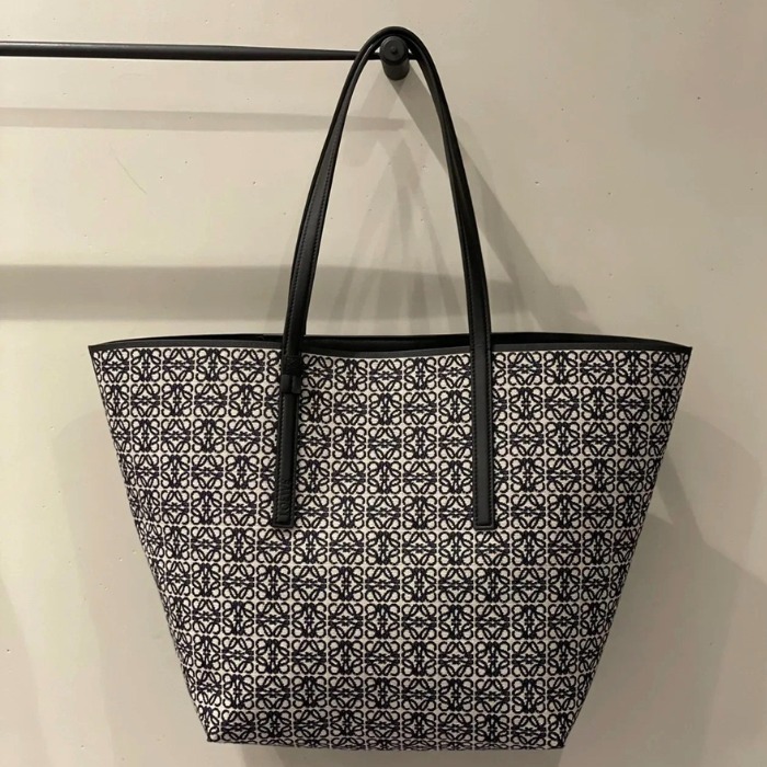 LOEWE アナグラム トートバッグ 肩掛け クレージュ レザー ロエベ